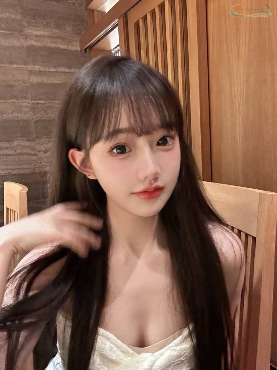 重庆04年学生模特温柔女友感