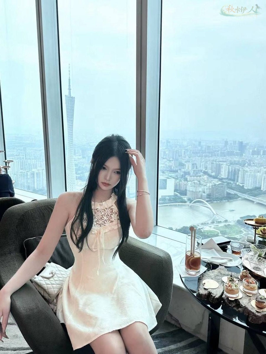 深圳初恋女友感模特 户外拍摄