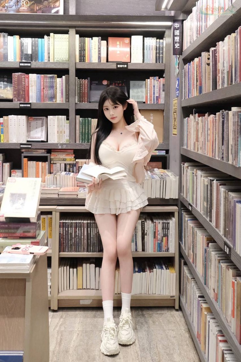深圳护理系新生173cm高挑模特美图