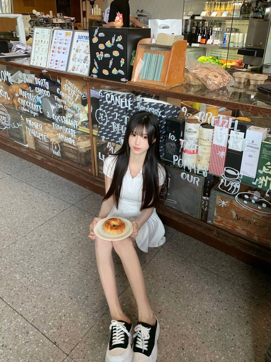 广州细腰翘臀平面模特写真样片