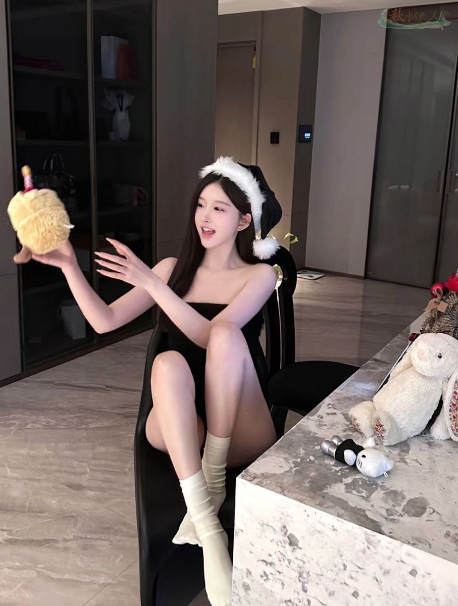 肤白苗条少女模特北京约拍