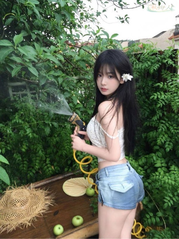 广州童颜纯欲风模特美图