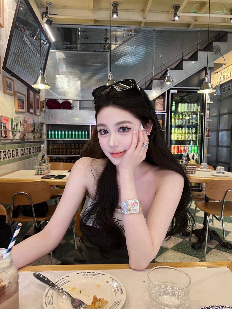 贵阳180cm气质女模秀场图片