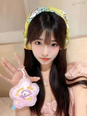 深圳纯欲气质女神穿搭
