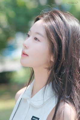 上海甜美清纯模特校园风写真