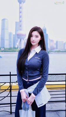 上海气质御姐瓷娃娃模特街拍全身照