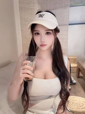 长沙肤白新人女模写真