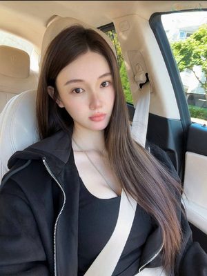 深圳纯欲冷白皮模特写真1