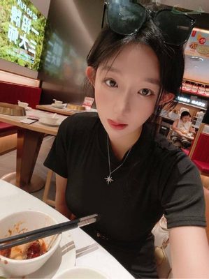 上海清纯大学生模特童颜巨乳