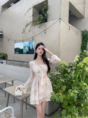 宁波清纯幼态模特高挑街拍