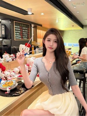 珠海气质美妆博主商务休闲穿搭