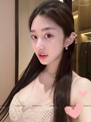 上海气质女友系模特街拍