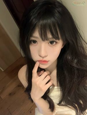 上海高白纯模特177cm正面照