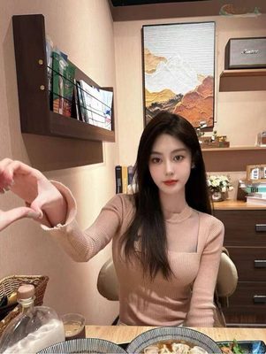 其他城市气质女友筷子腿模特街拍