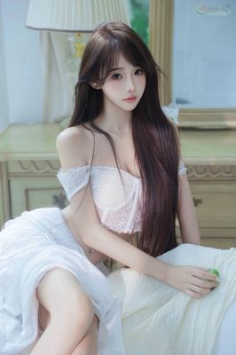 上海纯欲甜美模特牛奶肌街拍