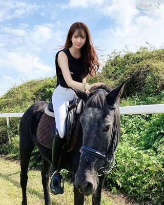 广州肤白貌美御姐模特写真图片