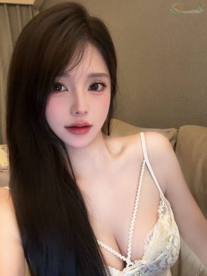 广州清纯模特白小纯风格写真1