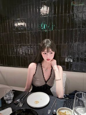 深圳178纯欲风车模写真