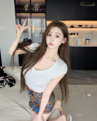 广州纯欲风模特写真美照