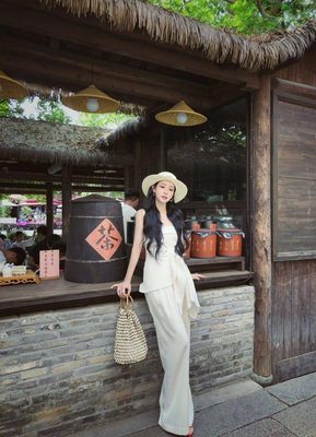 北京高挑气质校花模特写真