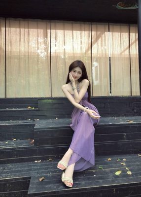 深圳冷白皮气质模特清纯写真