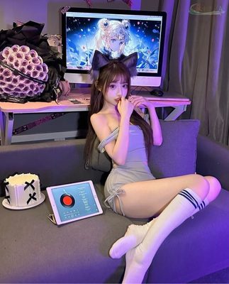 北京纯欲风童颜模特写真